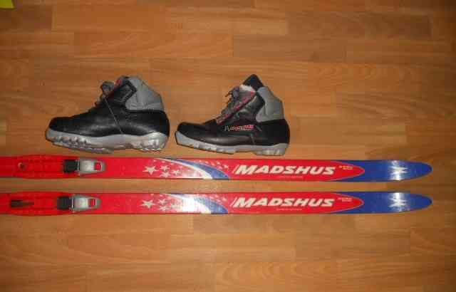 I am selling children's cross-country skis. set: MADSHUS cross-country skis 170 cm, without scales, shoes Ruzomberok - photo 1