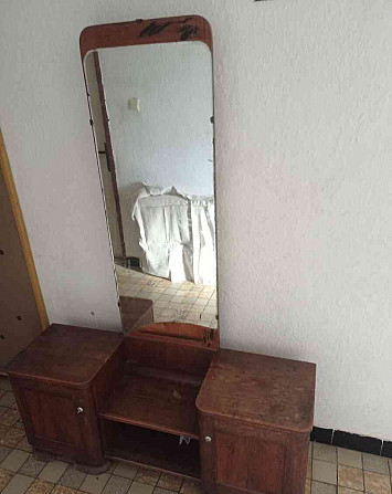 Дарю в подарок зеркало с ящиками (туалетный столик). Тренчин - изображение 2