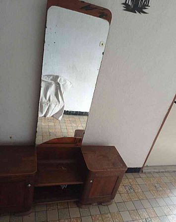 Daruji za odvoz zrcadlo se šuplíky (toaletní stolek) Trenčín - foto 1