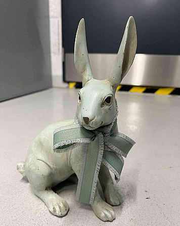 Dekorace | Sedící králík s mašlí  - foto 1