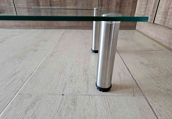 I am selling a glass TV table with a stand under the TV Nove Zamky - photo 4