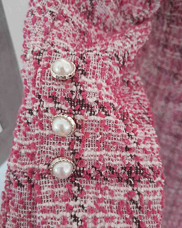 Розовое твидовое платье размера М от MOHITO Партизанске - изображение 7