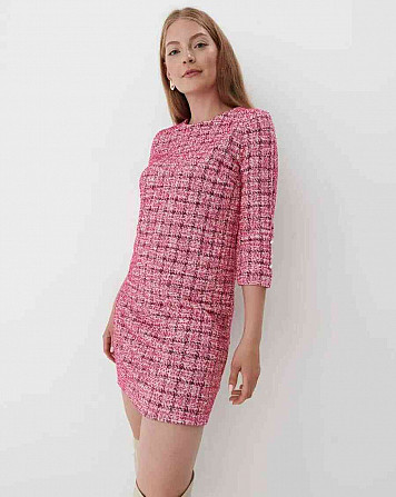 Розовое твидовое платье размера М от MOHITO Партизанске - изображение 1