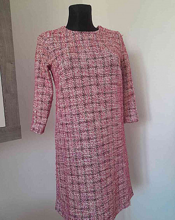 Розовое твидовое платье размера М от MOHITO Партизанске - изображение 9