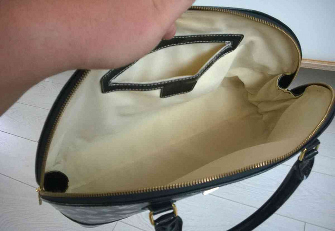 Женская сумочка черного цвета. Кошице - изображение 2
