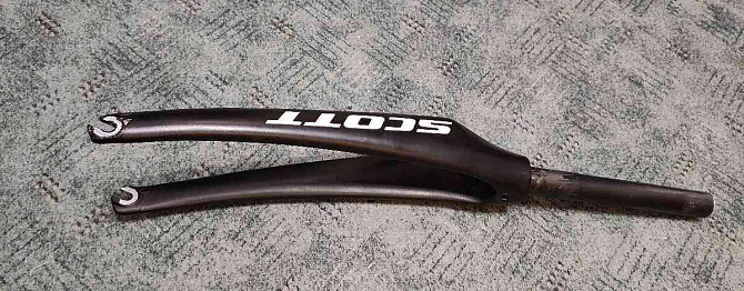 I am selling a carbon fork for wheels 28&quot; Bratislava - photo 3
