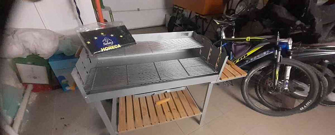 I am selling a charcoal grill. Zilina - photo 4