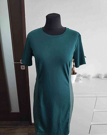 Изумрудное платье с экокожей по бокам ML Долни Кубин - изображение 1