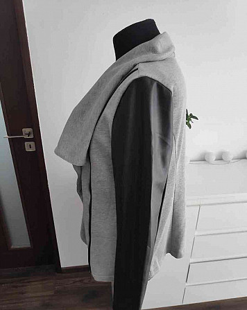 Szürke kabát fekete eco-bőrrel 40L Alsókubin - fotó 3