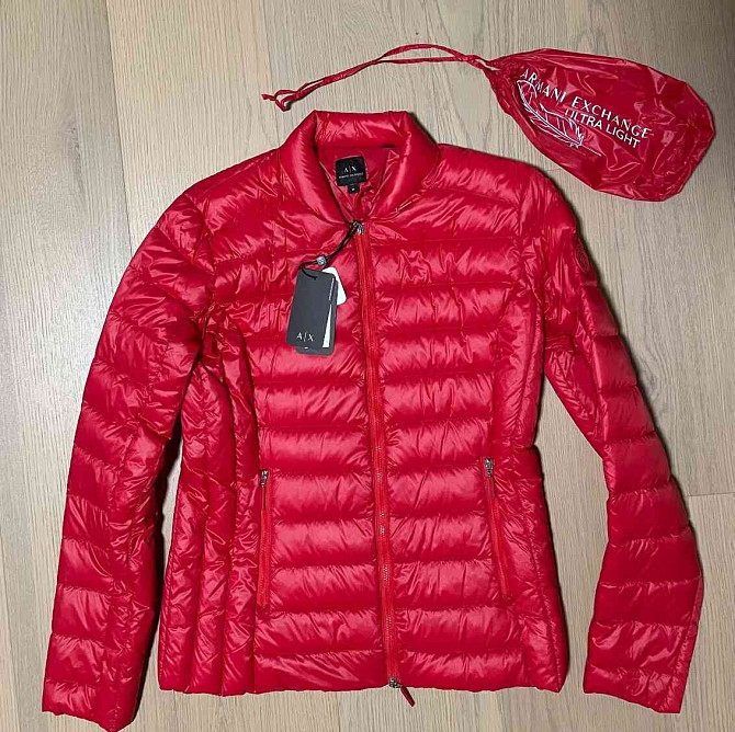 Куртка Armani M красная оригинал Братислава - изображение 1