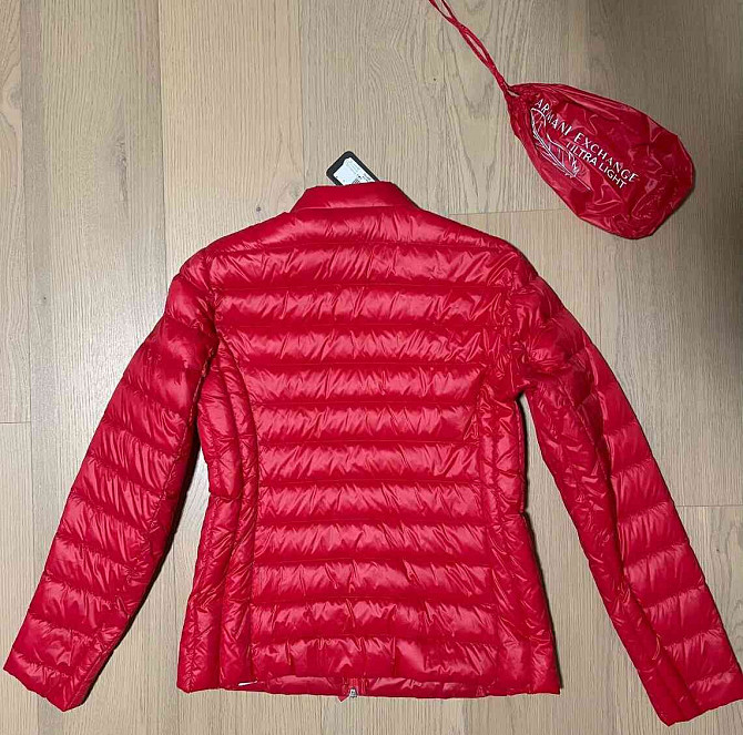 Куртка Armani M красная оригинал Братислава - изображение 3
