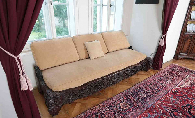Hosszú kínai kanapé - gazdagon faragott Prága - fotó 1