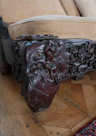 Dlouhá čínská sofa - bohatě vyřezávaný Praha - foto 3