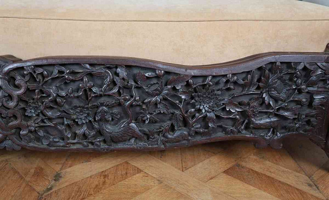 Long Chinese sofa - richly carved Prague - photo 6