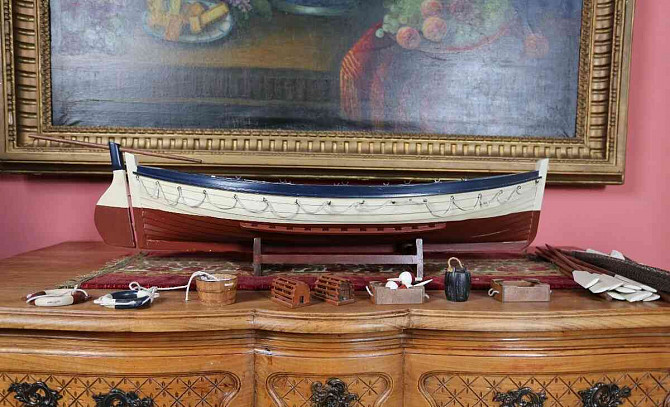 Velký dřevěný model rybářské lodi s vesly Praha - foto 3