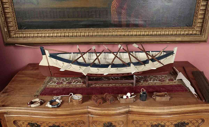 Großes Holzmodell eines Fischerbootes mit Rudern Prag - Foto 1