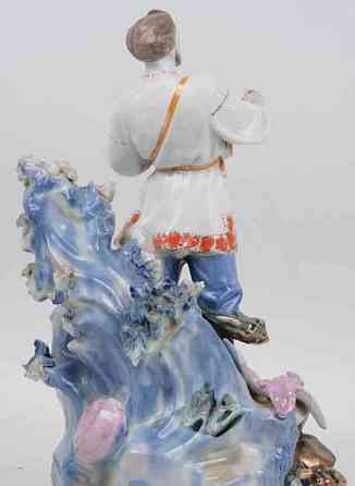Ruská porcelánová socha hráč na citeru v 32 cm Praha