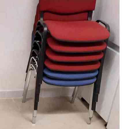 37. Kancelárske stoličky - 150€16ks Pozsony