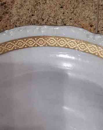 sada tanierov bielo zlatá farba Karlovarký porcelán Kischützneustadt