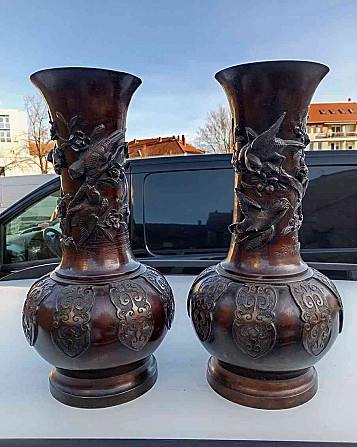 I am selling a bronze vase Zvolen - photo 2