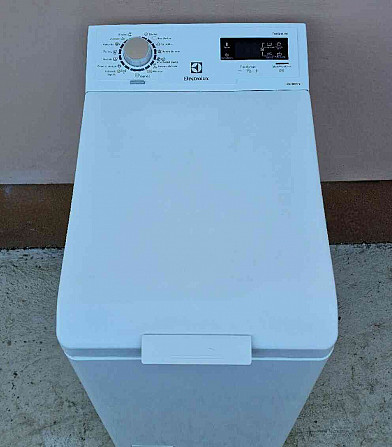 Automatic washing machine ELECTROLUX (EWT1066ERW)  - photo 2