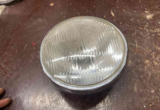 I am selling a front light with a plastic cover JAWA 350638 Uherske Hradiste - photo 1