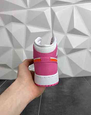 Nike Air Jordan 1 Mid Pink Sicle Safety Orange Tschadsa