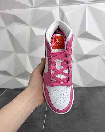 Nike Air Jordan 1 Mid Pink Sicle Safety Orange Tschadsa