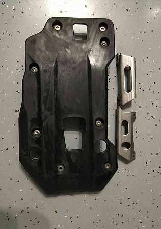 I am selling the original cover under the engine for BMW F850GS Breclav - photo 1