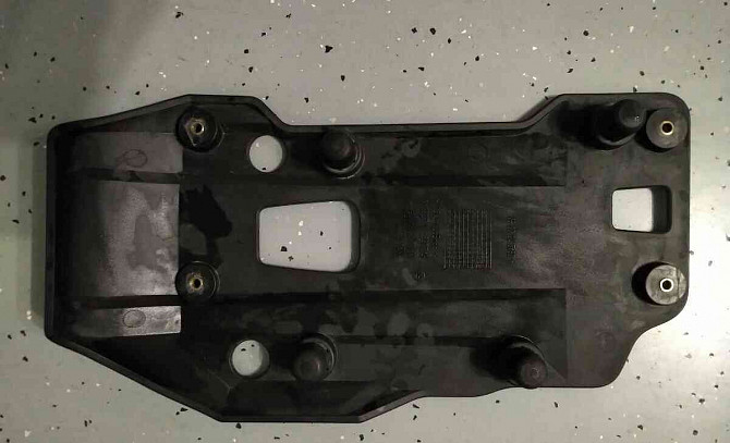 I am selling the original cover under the engine for BMW F850GS Breclav - photo 2