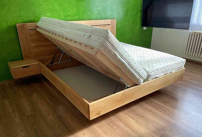 Dubová masivní postel s úložným prostorem  - foto 14