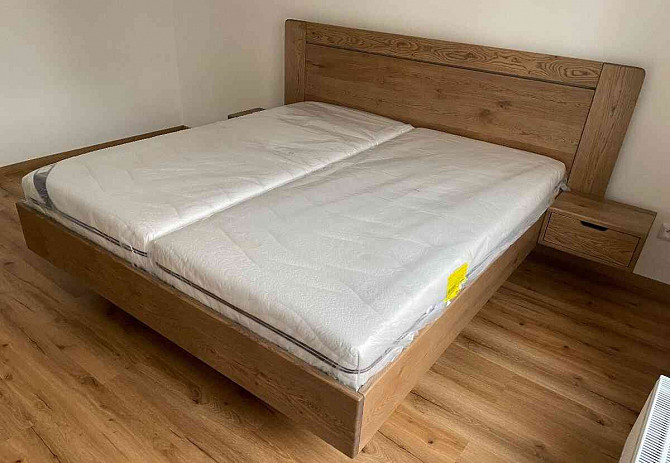 Dubová masivní postel s úložným prostorem  - foto 15