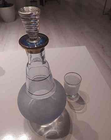 Sklenená fľaša so 6 poldecakmi z r.1968 Neutra