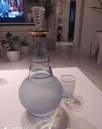 Стеклянная бутылка с 6 полдекаками 1968 г. Нитра - изображение 3
