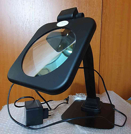 Lampa se zvacsovacím sklem Žilina - foto 3