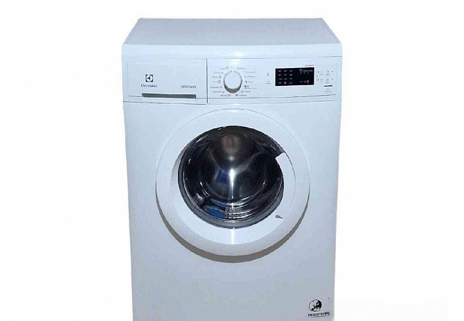 Práčka ELECTROLUX (6kg, 1000Rpm, A+)  - foto 2