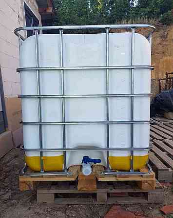 Plastová nádrž IBC kontajner 1000L barel sud kada voda polie Нитра