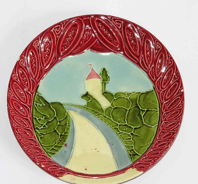 Старинная керамическая тарелка в стиле модерн в стиле модерн. Братислава - изображение 1