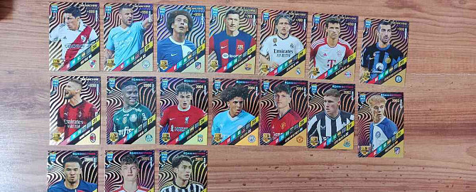 Футбольные карточки Panini FIFA 365 2024 Братислава - изображение 13