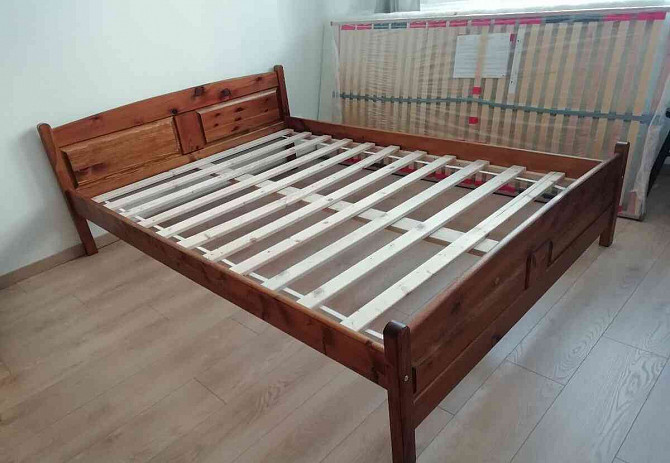 Продаю кровать с матрасом.  - изображение 1