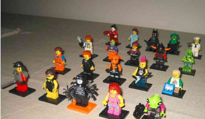LEGO gyűjthető minifigurák darabonként 3,5 € Pozsony - fotó 1