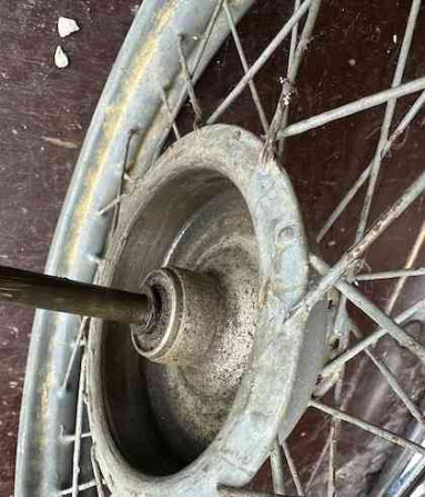 Predám predné koleso + brzdový štít Jawa pionier 550 Uherské Hradiště - foto 4