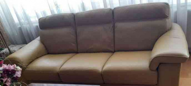 NATUZZI three-seat leather sofa Bratislava - photo 1