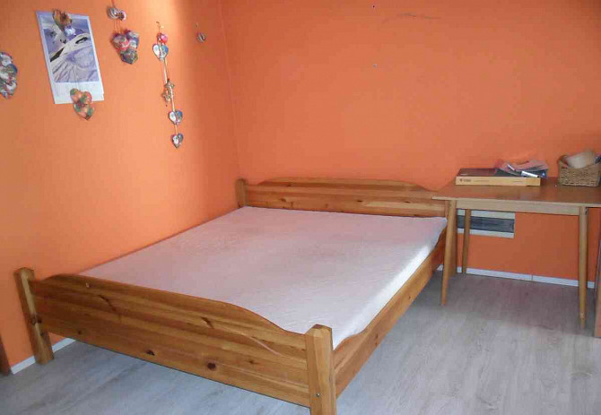 Деревянная двуспальная кровать из бука 200 см х 190 см. Veľký Krtíš - изображение 1