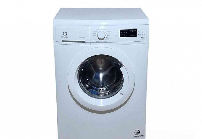 Pračka ELECTROLUX (6kg, 1000Rpm, A+)  - foto 2