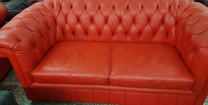 CHESTERFIELD STYLE, RED LEATHER SEATING Trnava - photo 1