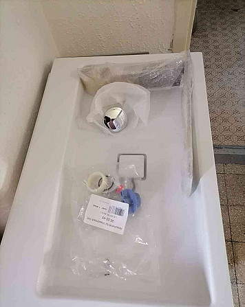 Waschbecken in einem komplett emaillierten Schrank Gallandau - Foto 4