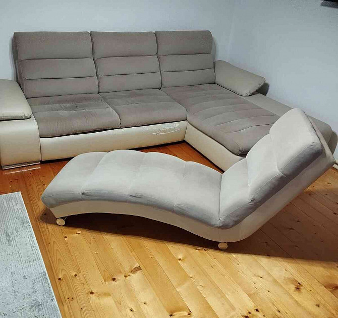 Graues Sofa mit Chaiselongue Gelnica - Foto 7