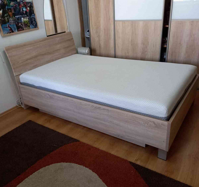 Prodám postel s úložným prostorem Hlohovec - foto 1