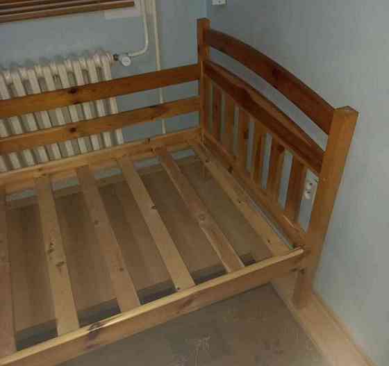 Predám drevenú postel Hlohovec